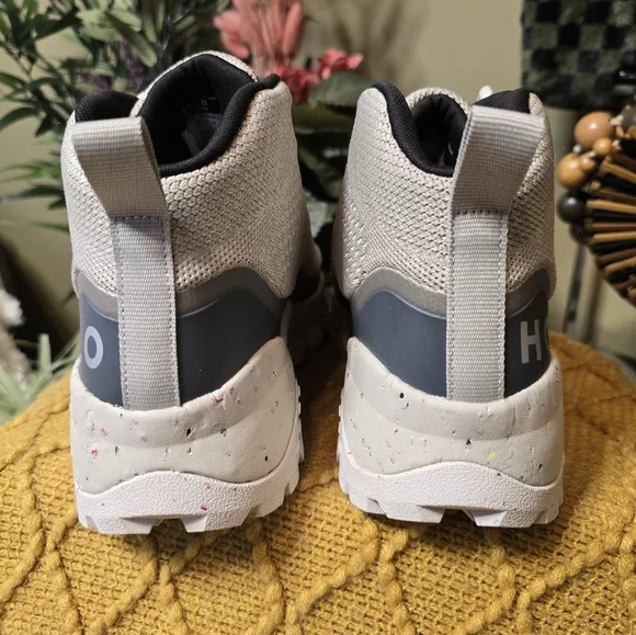 HOLO Hiking Sneakers, Women's size 9, Beige & blue - Picture 4 of 5